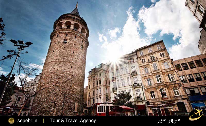 برج گالاتا یک جاذبه ی گردشگری در استانبول