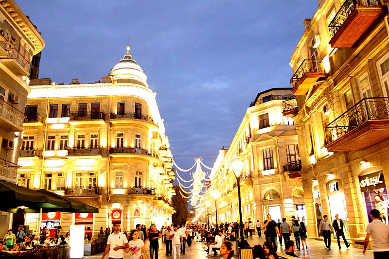 خیابان نظامی واقع در باکو یکی از جاذبه های گردشگری