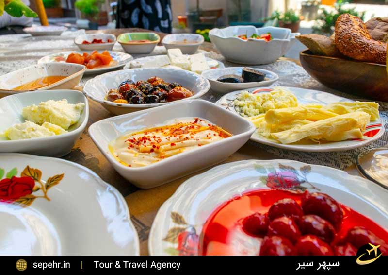 هزینه خورد و خوراک در استانبول همراه با سپهرسیر